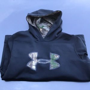 Black/camo under armor hoodie